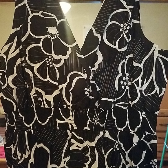 Black flower print Spring Dress - Picture 3 of 5